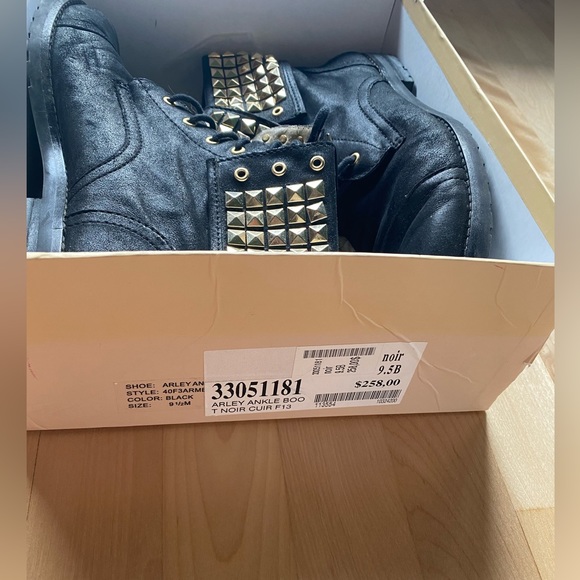 Michael Kors - Picture 4 of 4